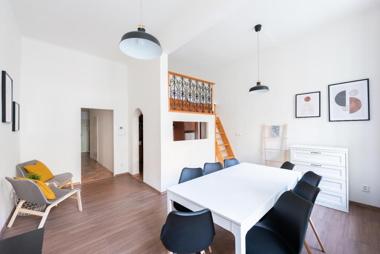 Budget Reznicka Apartment ปราก ภายนอก รูปภาพ