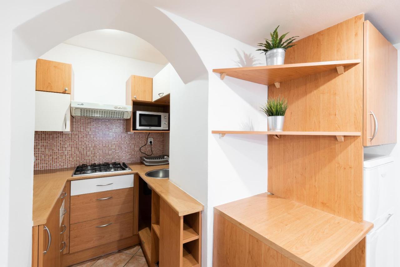 Budget Reznicka Apartment ปราก ภายนอก รูปภาพ