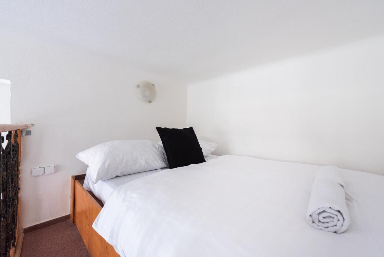 Budget Reznicka Apartment ปราก ภายนอก รูปภาพ