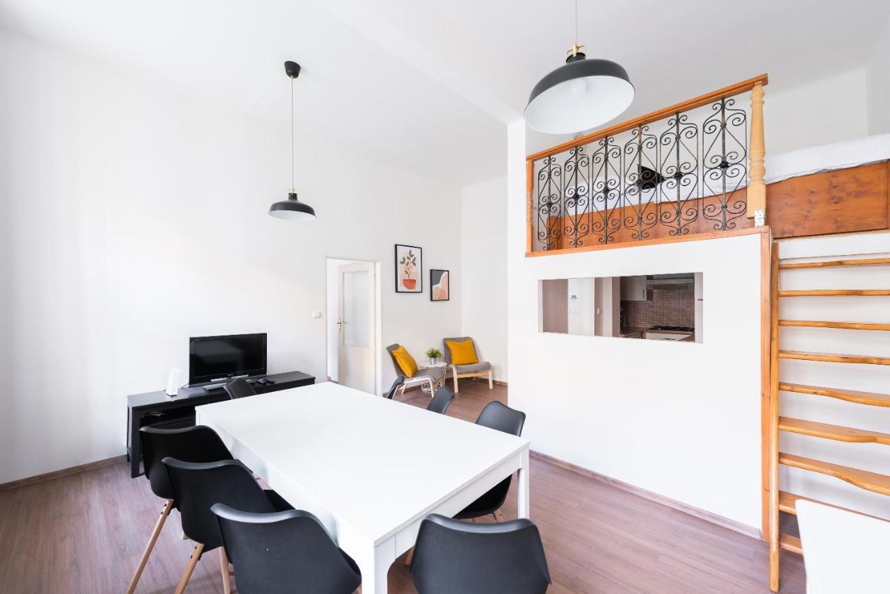 Budget Reznicka Apartment ปราก ภายนอก รูปภาพ